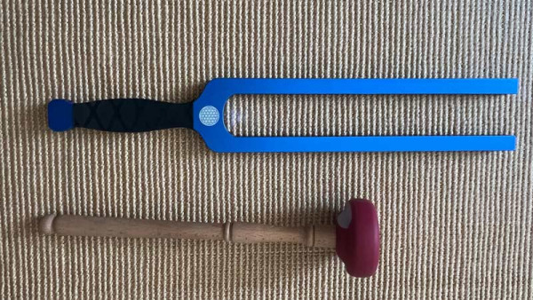 Frequenz Stimmgabel XXL